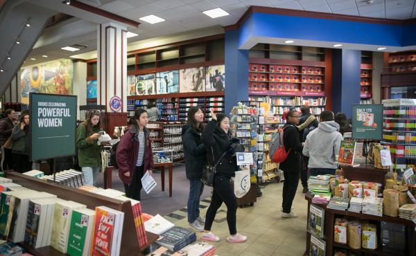 Photo of Interior of Penn Bookstore