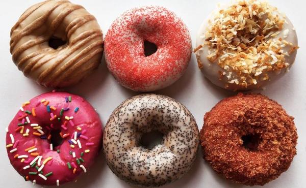 Image of 6 colorful donuts 