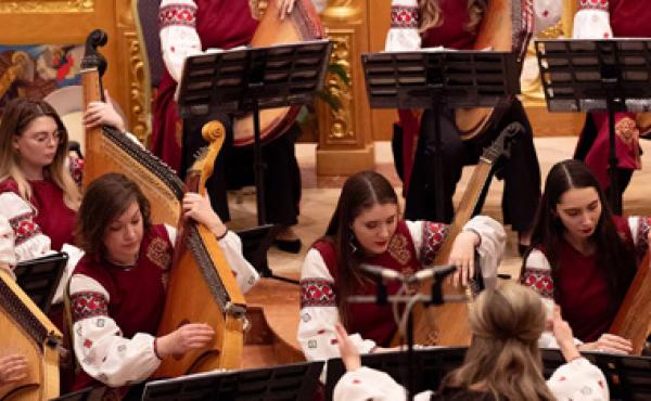 women playing ukrainian string instruments