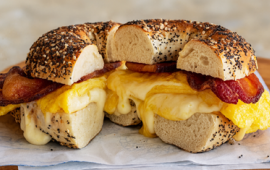 bagel sandwich with bacon and eggs